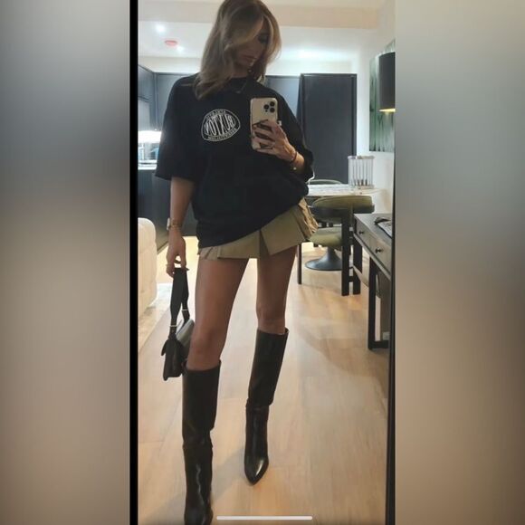 Black boots  - Picture 2 of 16